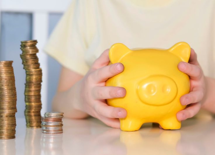 貯金箱とお金と子ども