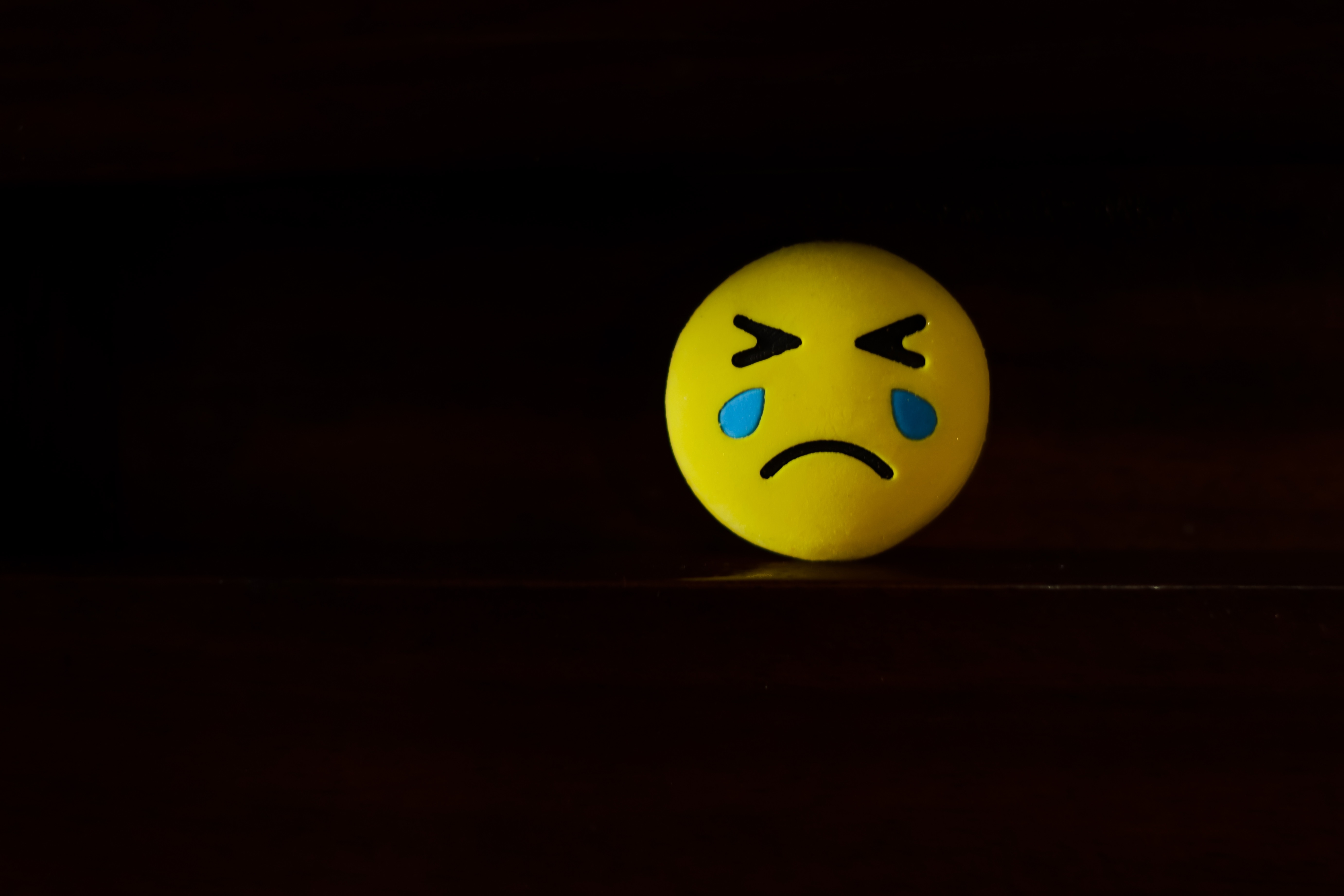 泣いているイラスト