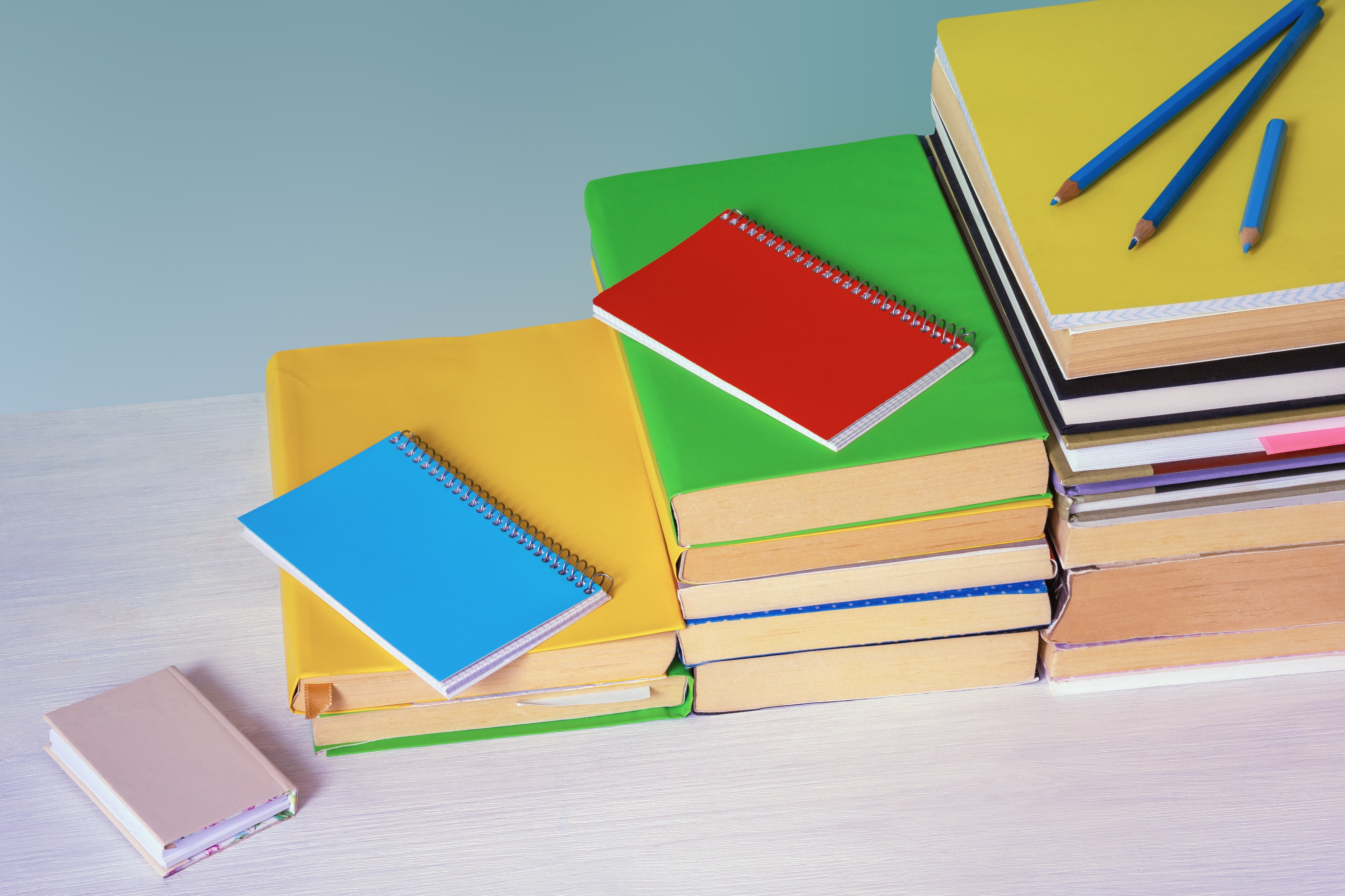 だんだんに置かれるノート